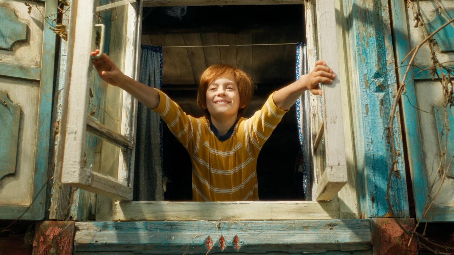 Наверстать за майские: 6 новых семейных фильмов для просмотра с детьми которого, РоссияРейтинг, Кинопоиска, деревню, можно, играет, 77Рейтинг, Сергей, исполнении, Павел, 68Рейтинг, дедушке», знакомится, решает, Аннушку, Ингрид, озвучил, версия, более, 2»Страна