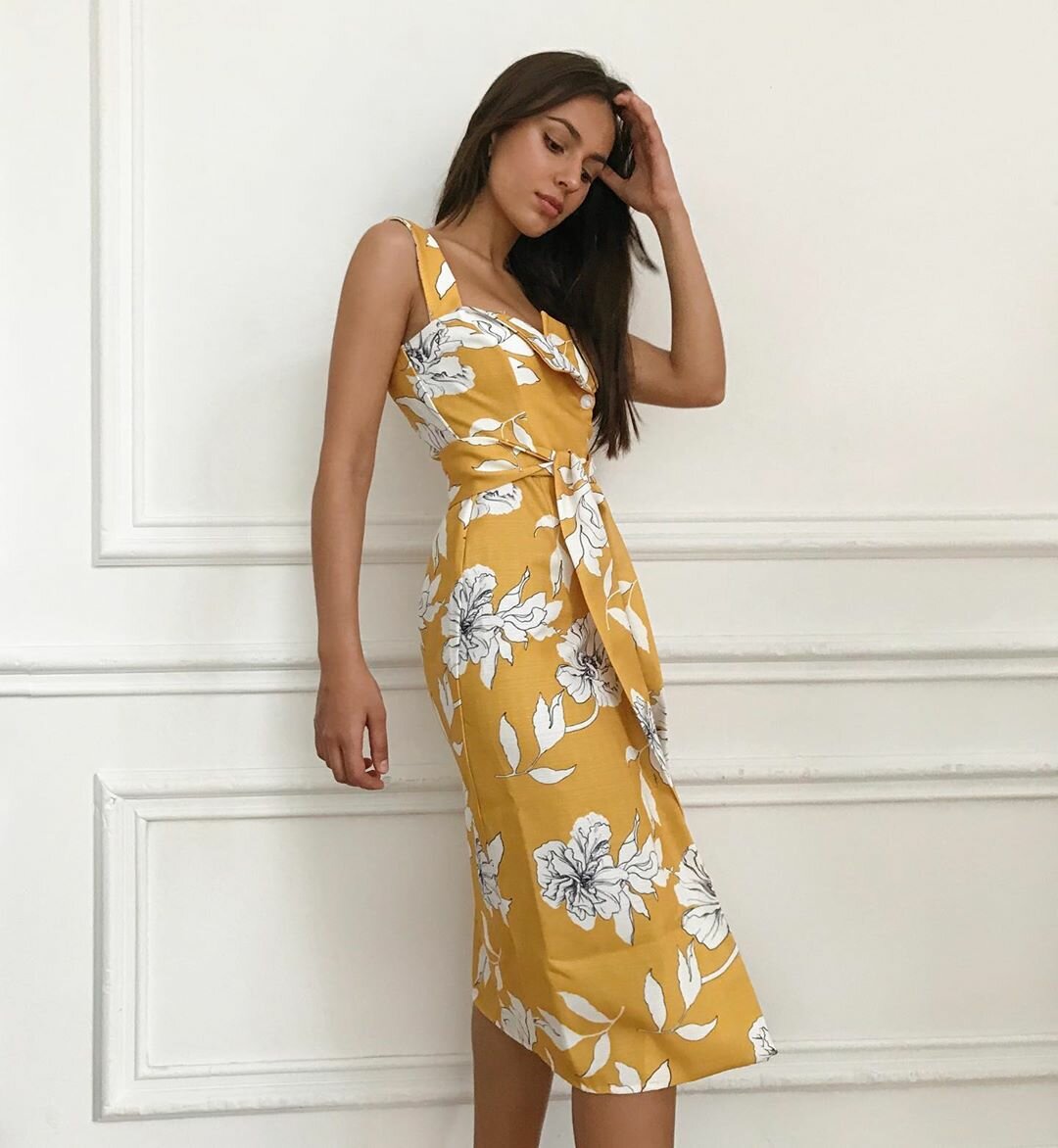 Льняные платья: 13 образов для комфорта в самые жаркие дни