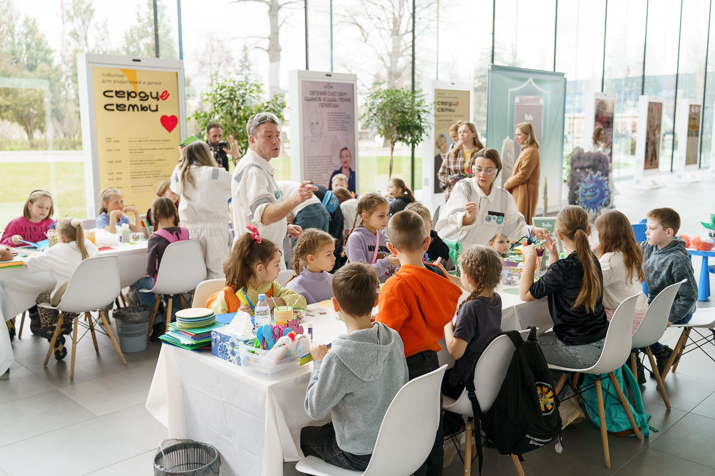 В Москве прошел семейный фестиваль «Сердце семьи» ребёнка, Margarita, мероприятия, безопасности, также, сессии, Fomina_Victoria|Gotty_Vфото, Parentsru, врачу, Наталья, Fomina_Victoria|Gotty_VГости, выступили, могли, бренда, мастерклассы, фестиваля, «АТОМ», «Сердце, семьи», городской