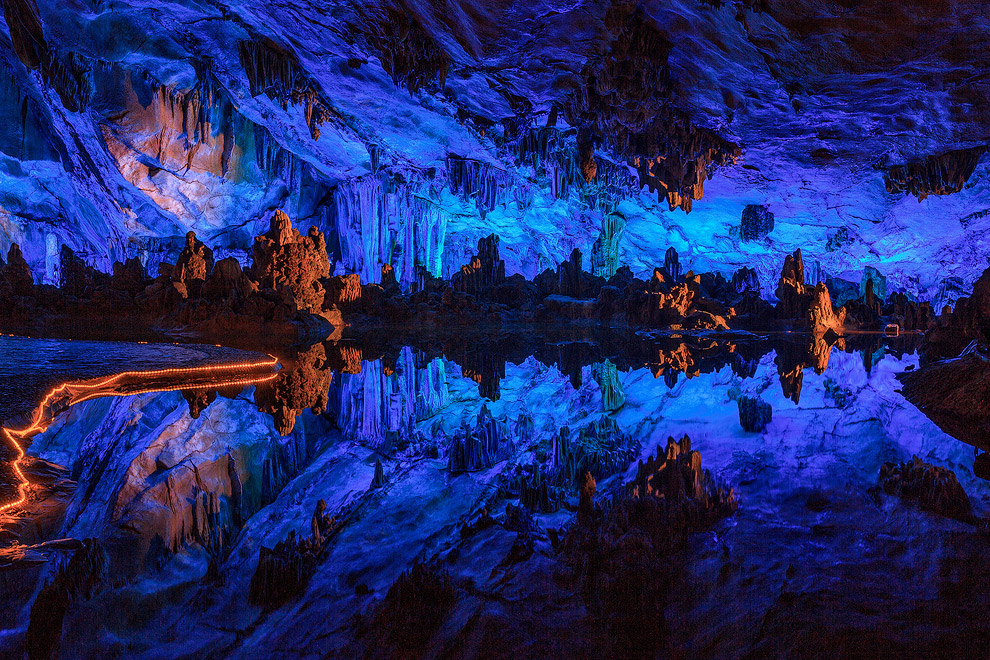Пещера Тростниковой Флейты в Китае