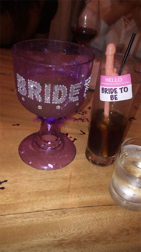 Свадьба не за горами: Хейли Болдуин собрала подруг на девичнике Свадьбы,Звездные свадьбы