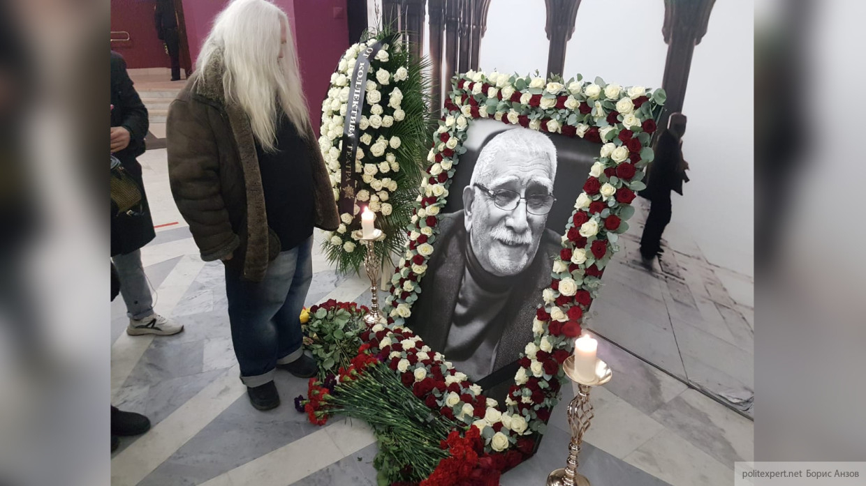 Люди умерли 2020. Могилы актеров с 2020 года. Покойники знаменитости. Похороны Армена Джигарханяна.