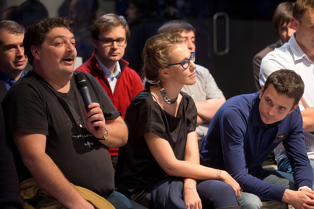 Николаем сванидзе цитаты. Сванидзе права человека. Новомосковск элизиум кинотеатр фото. Рядовой захарченко п. Иван янковский в студии театрального искусства.