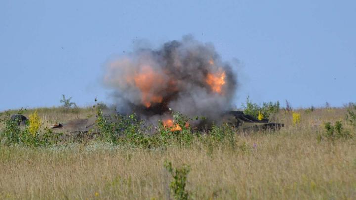 В Донбассе сгорел блиндаж ВСУ с боеприпасами — подробности
