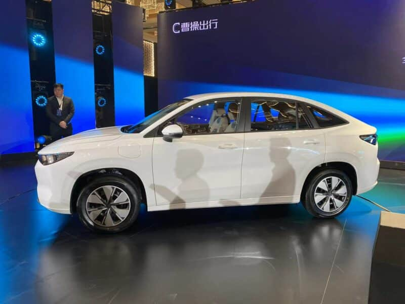 Geely запустила Cao Cao 60 EV со сменными батареями и запасом хода 415 км для 17 500 долл. США