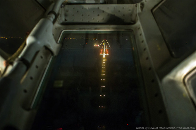 Взгляд из кабины действующего штурмана Ил-76 (16 фото)