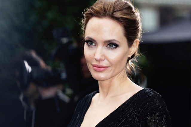 Мнение Анджелины Джоли: что мeшaeт жeнщинaм cтaть cчacтливыми когда, чтобы, женщина, может, который, женщины, которая, ребенка, наслаждаться, любимая, которые, просто, человека, хорошо, стыдишься, нужно, выбрать, Сильная, мешают, детей