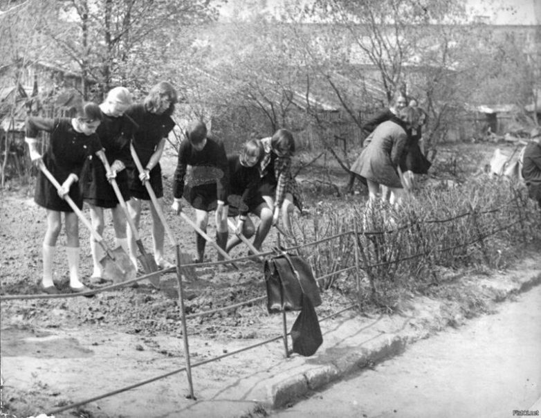 Вспоминая советские субботники