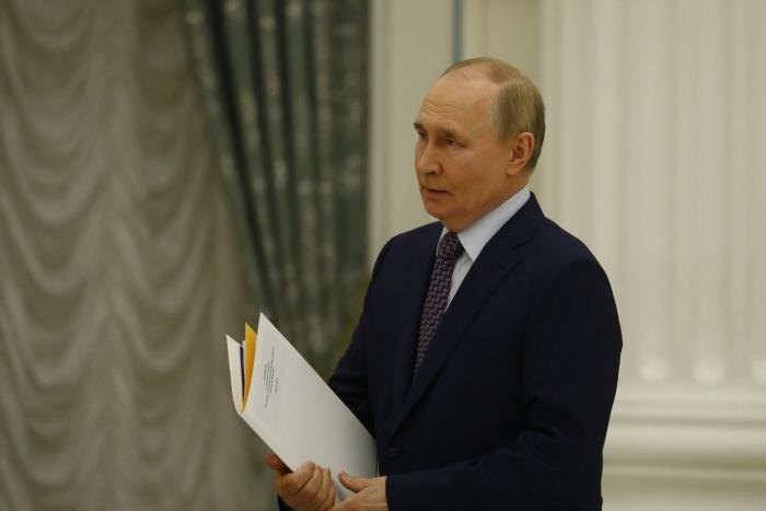 Владимир Путин. Обложка © Life.ru