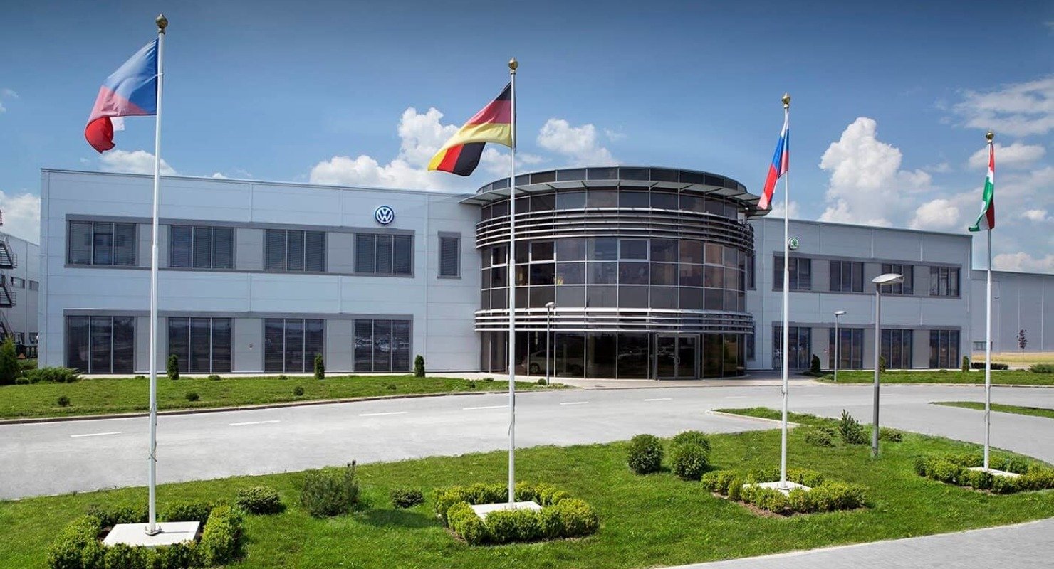 Заводы «Фольксваген Груп Рус» приступают к работе после отпуска