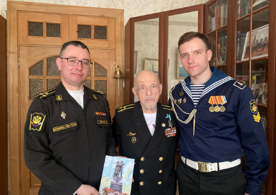 Экипажи новых кораблей в Зеленодольске приняли участие в митинге,  посвящённом 79-летию Великой Победы