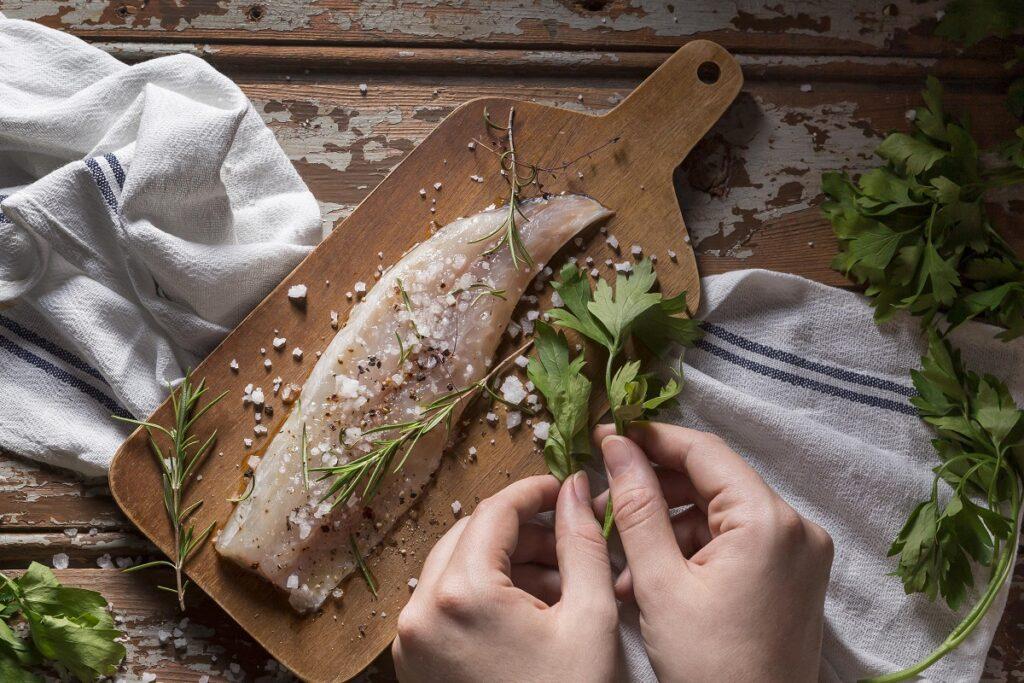 Как выбрать вкусную селедку: секреты, о которых молчат продавцы