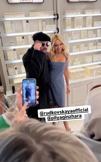 Евгения Медведева, Виктория Шелягова, Юлия Барановская посетили открытие корнера Яны Рудковской в ГУМе Плющенко, Рудковская, РудковскаяЯна, Шелягова, Рудковской, БарановскаяЯна, Владислав, только, Виктория, Медведева, Евгения, отцом, бренда, замужем, Ермак, рассказам, ранее, фигуриста, самого, слухов