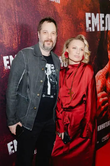 Валерия Гай Германика с 18-летней дочерью (которая недавно стала мамой), Софья Эрнст, Юра Борисов с женой, Лолита посетили премьеру фильма 