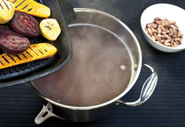 Борщ «как с мясом», но стопроцентно вегетарианский Борщ «как с мясом», но стопроцентно вегетарианский еда,пища,рецепты, борщ