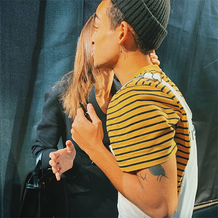 Анджелина Джоли встретилась с поклонником, "набившем" на плече тату с изображением ее лица Анджелина Джоли встретилась с поклонником, "набившем" на плече тату с изображением ее лица Звезды,Новости о звездах