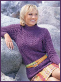 Сиреневый пуловер с рельефными узорами