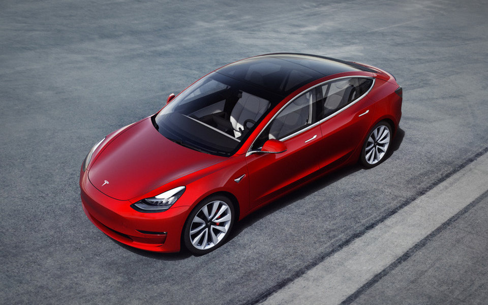 Показали новую бюджетную версию Tesla Model 3