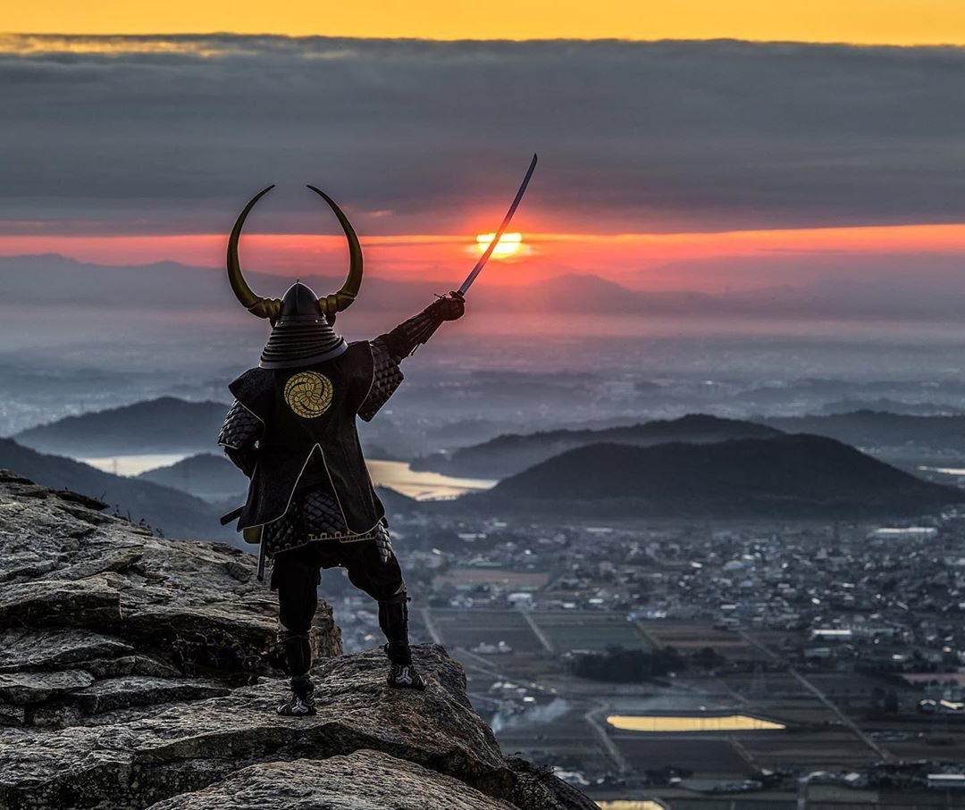 Самурай-путешественник во времени в фотопроекте Ацуси Кобаяси - похожая новость на Toplenta