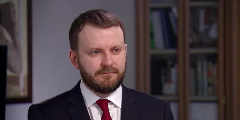 Менеджер по персоналу. Помощник госслужащего. Деловой мужчина. Роберт бах. Офис менеджер 4k.