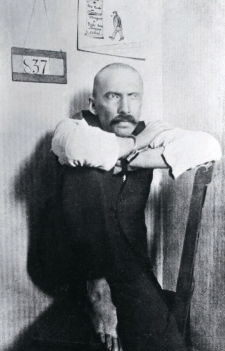 Кингисепп, Виктор Эдуардович профессиональный революционер, один из организаторов Коммунистической партии Эстонии