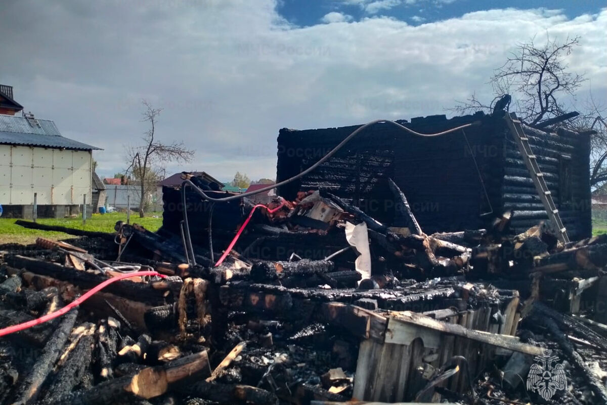 Дом горит. Дом горит. Село погорельцы. Огонь на всё домов. Пожар на уктусе.