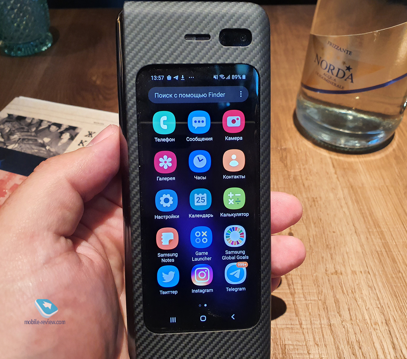 Mobile-review.com Десять причин купить Samsung Galaxy Fold samsung galaxy fold,обзор,товары