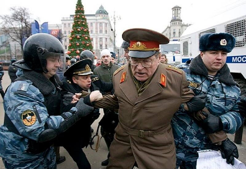 "Праздник со слезами на глазах...": почему мне стыдно перед ветеранами "Праздник со слезами на глазах...": почему мне стыдно перед ветеранами