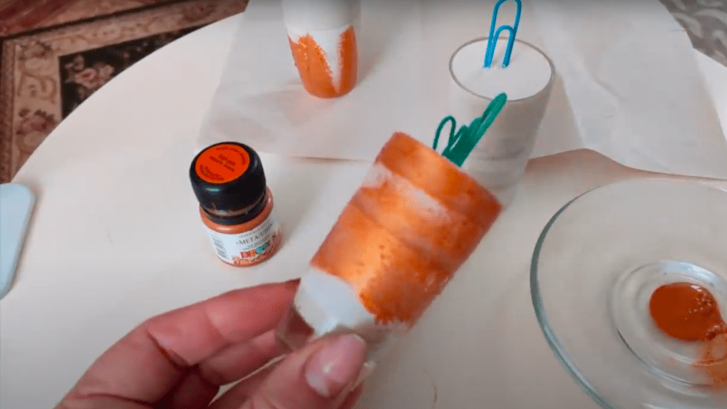 Необычная идея использования стеклянных стопок. Удобно и красиво интерьер,рукоделие,своими руками,сделай сам