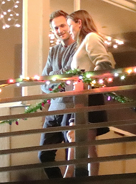 Пока все дома: Дженнифер Гарнер прогулялась с дочерьми по пляжу Санта-Моники Пока все дома: Дженнифер Гарнер прогулялась с дочерьми по пляжу Санта-Моники Дети,Дети знаменитостей