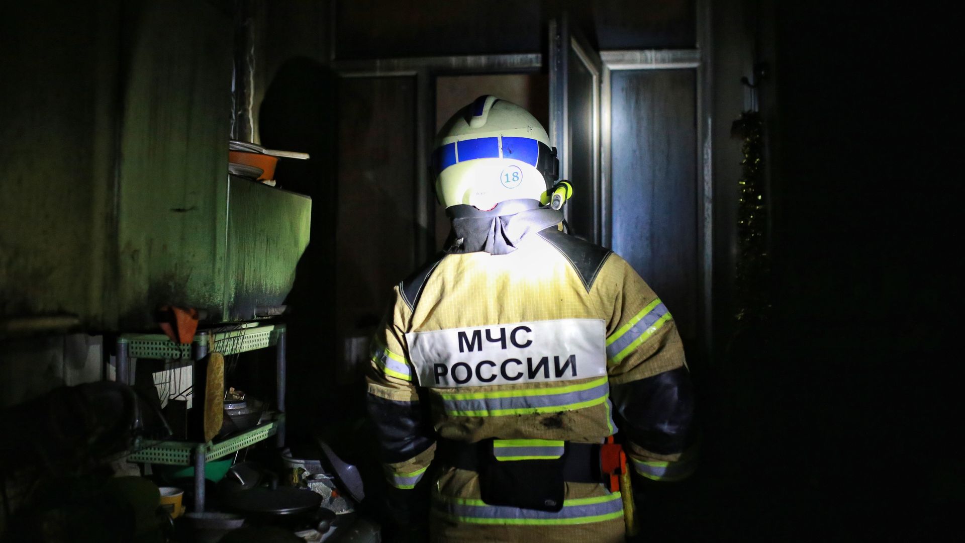 Красноярские спасатели ликвидировали возгорание в административном здании Происшествия