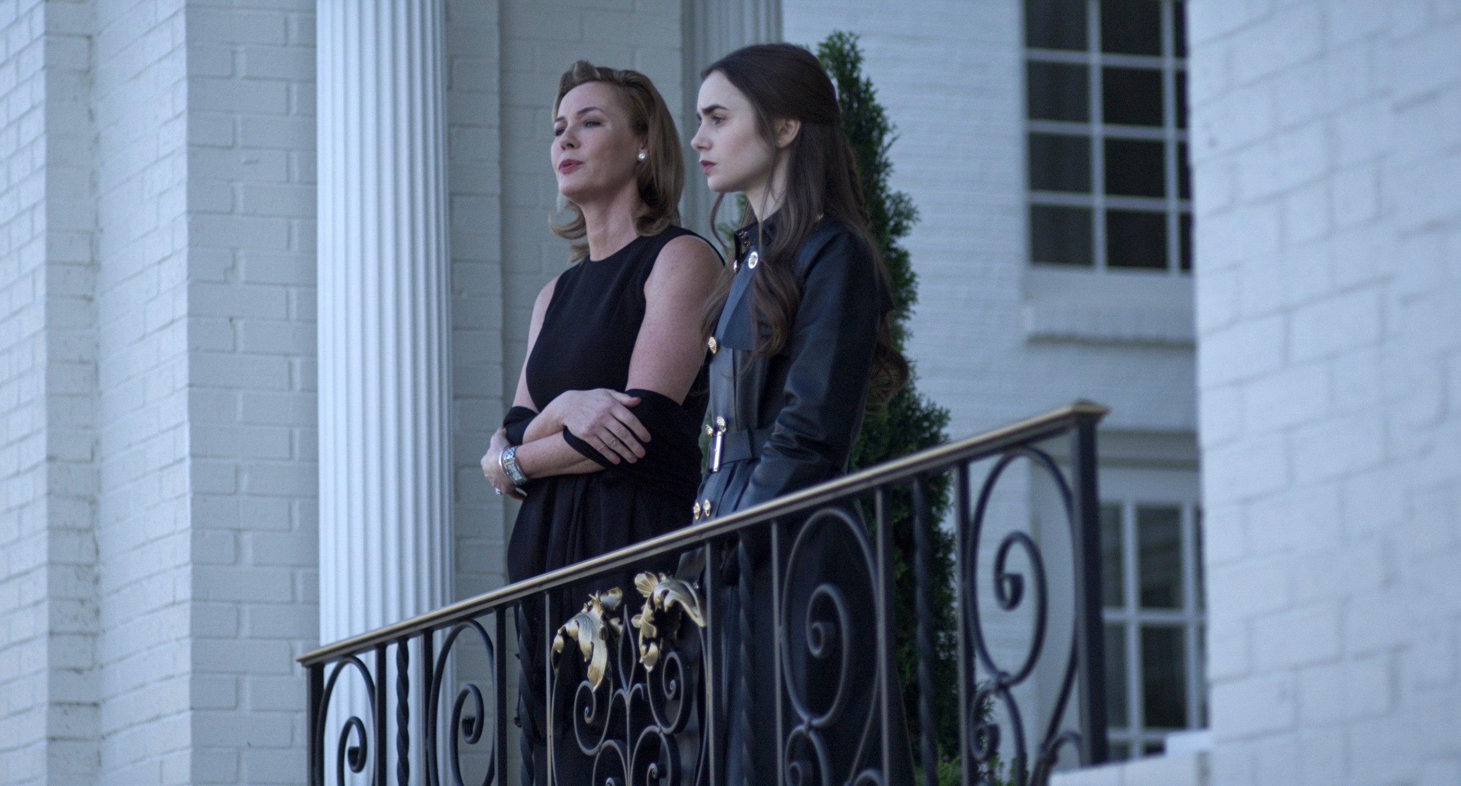 Гид по похоронам: что делать, если умер близкий, как организовать похороны и зарегистрировать смерть Гид по похоронам: что делать, если умер близкий, как организовать похороны и зарегистрировать смерть смерти, смерть, нужно, можно, услуги, можете, только, заранее, получить, свидетельство, могут, после, рублей, случае, этого, тысяч, через, получения, будет, перед