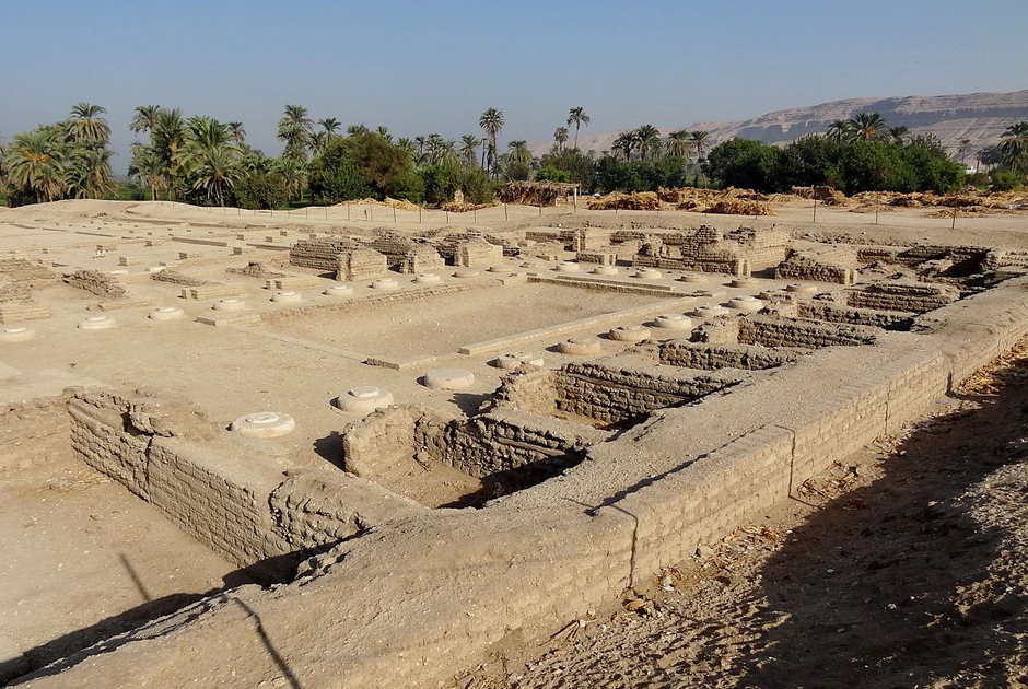 Любимая женщина фюрера Ее почитали фараоны, ею восхищался Гитлер: жизнь и смерть царицы Нефертити история,интересное,былые времена