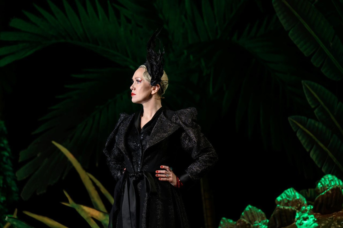 Ближайшие показы 8 разгневанных женщин – афиша и бронирование