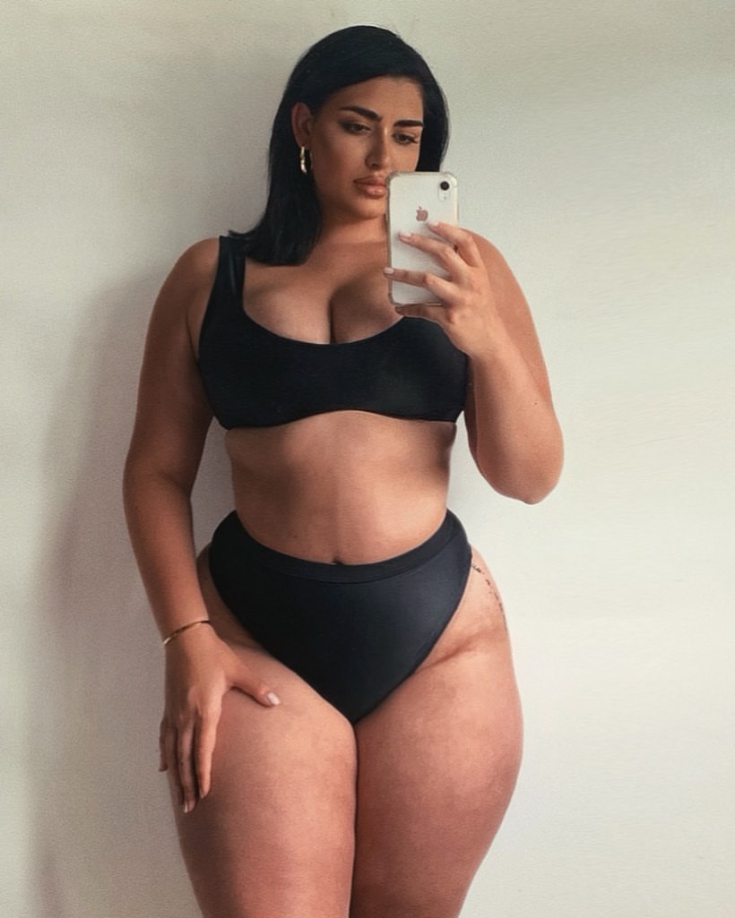 Массивные бедра модели plus-size восхитили покупателей интернет-магазина заморские звезды,модельный бизнес,развлечение,фото,шоу,шоубиz,шоубиз