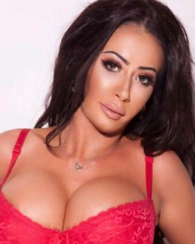 В Англии ищут обладательницу лучшего декольте В Англии ищут обладательницу лучшего декольте Культура