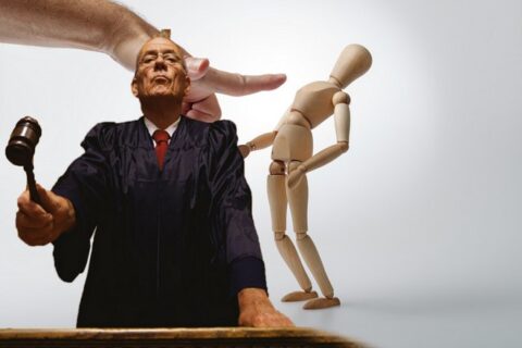 Когда к судье обращаются “Ваша честь”?