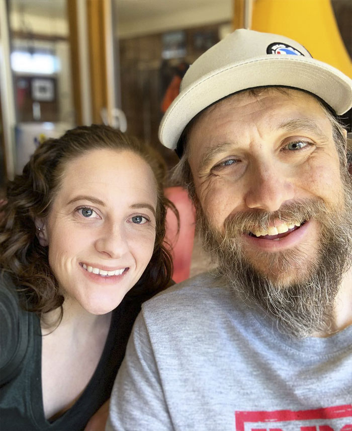 Слепой мужчина и неходячая девушка стали тандемом путешественников Слепой мужчина и неходячая девушка стали тандемом путешественников путешествие,туризм