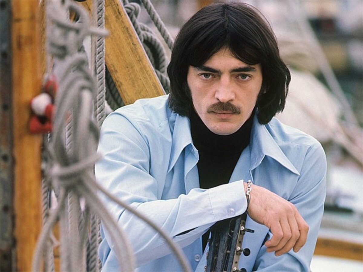 Голос за кадром: кто исполнял песни в знаменитых кинофильмах Гайдая Голос за кадром: кто исполнял песни в знаменитых кинофильмах Гайдая Звезды