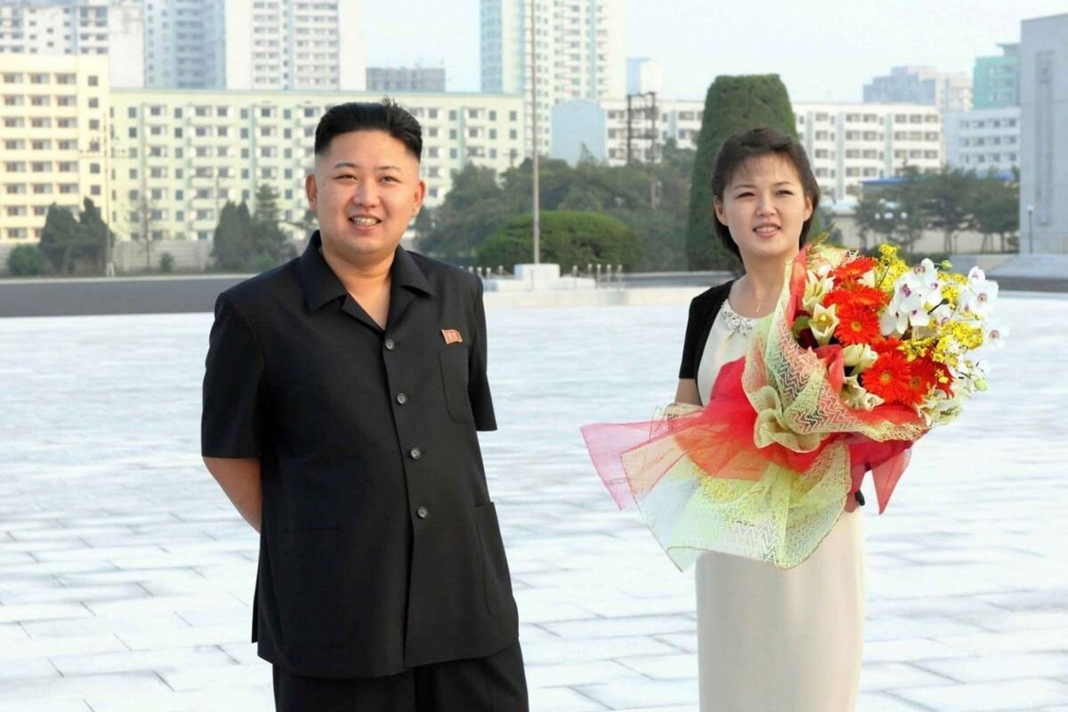 Ли Соль Чжу и Ким Чен Ын. Фото из открытых источников