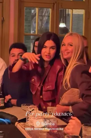 Виктория Лопырёва показала, как отдыхает с сыном в Грузии Лопырёва, ЛопырёваВиктория, Виктории, вместе, ЛопырёвойФото, Виктория, сыном, подругамиВиктория, бизнесмена, Булатов, женат, класс, рождения, несколько, наследником, подругойВиктория, Грузии, модель, Булатова, родила