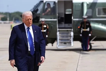 Трамп пожал руку политику из американского списка террористов