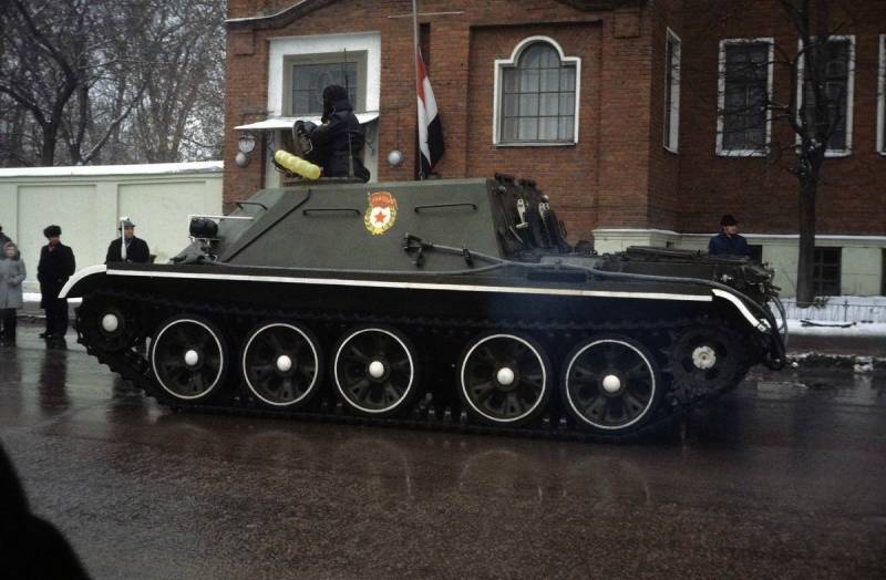 ТОП: тягач обеспечения парадов ТОП: тягач обеспечения парадов оружие