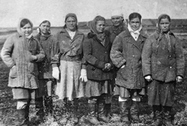 Чем в ГУЛАГе расплачивались с «женщинами-шалашовками»?