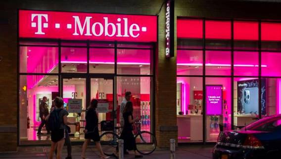 Компания T-Mobile сообщила о взломе и краже данных более 40 млн клиентов