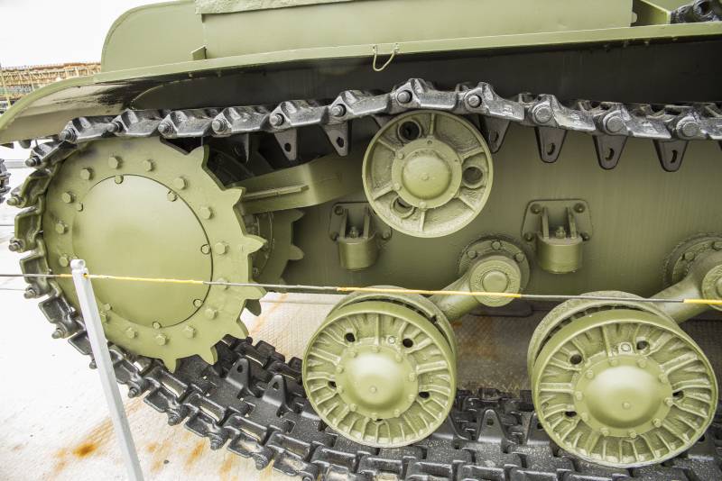 Рассказы об оружии. КВ: первый тяжёлый советский танк оружие