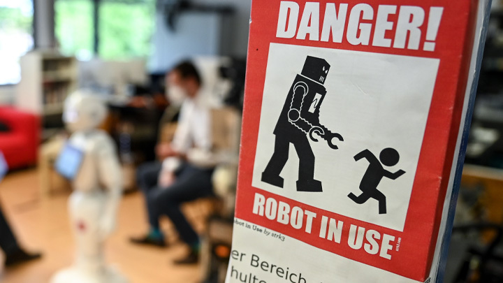 "МЫ БУДЕМ ИМЕТЬ ДЕЛО С ТВАРЬЮ": НЕЙРОСЕТИ УЧАТСЯ УБИВАТЬ. ПРИГОВОР ЧЕЛОВЕЧЕСТВУ ПОДПИСАН?