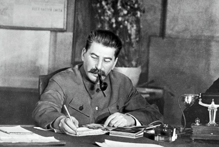 Так вот как на самом деле умирали Иосиф Сталин, Петр I и другие правители России