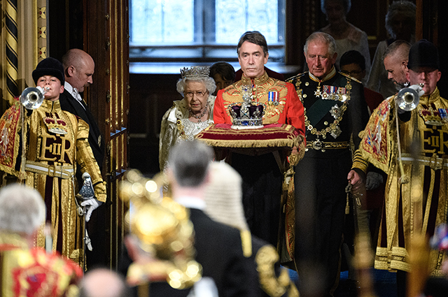 Елизавета II выступила с речью в парламенте  Монархии