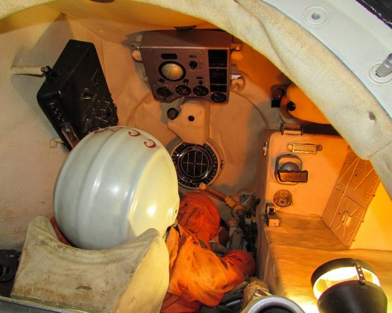 Алгоритм работы скафандра СК-1 при разгерметизации КК «Восток» и при штатном катапультировании Алгоритм работы скафандра СК-1 при разгерметизации КК «Восток» и при штатном катапультировании оружие